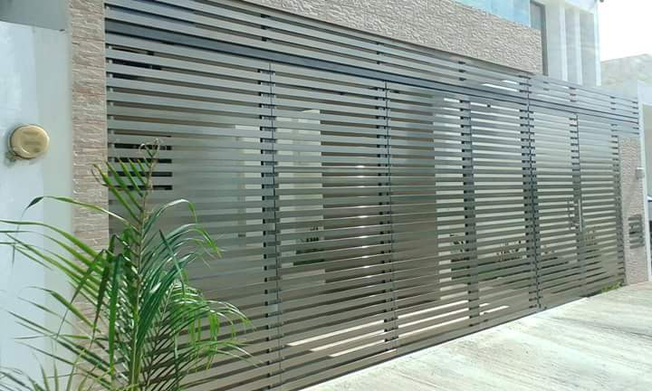 Portón corredizo automático instalado en Buenos Aires por MR Portones